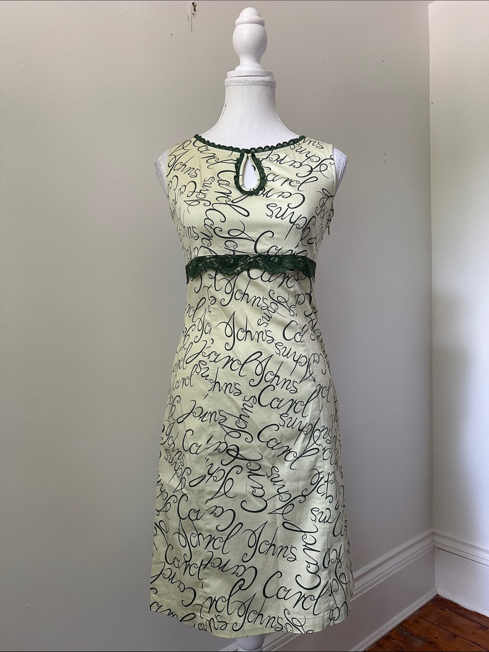 CAROL & JOHN'S Vintage Green Calligraphy Novelty Ruffle Preppy Midi Dress Small